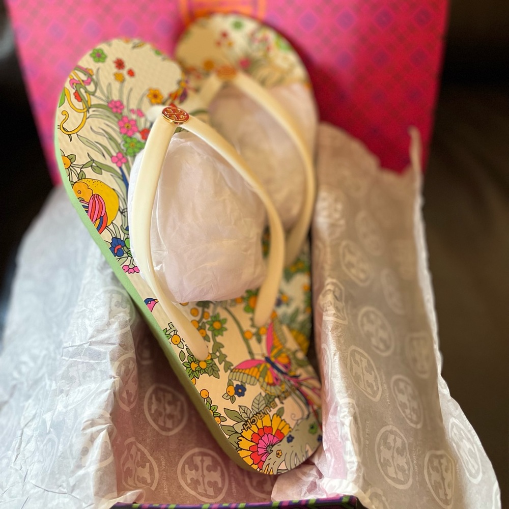 Tory Burch New Ivory Promiseland Flip Flops 🌞 🏖 👙 💃!